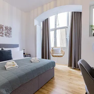 Apartment Lamiacasa City-grande Family-business Groups, Stuttgart