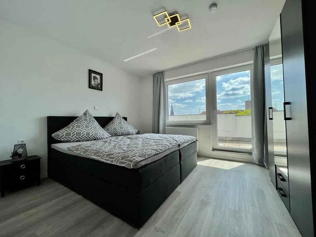 Nujen- Hotel Und Apartment Stuttgart Zuffenhausen