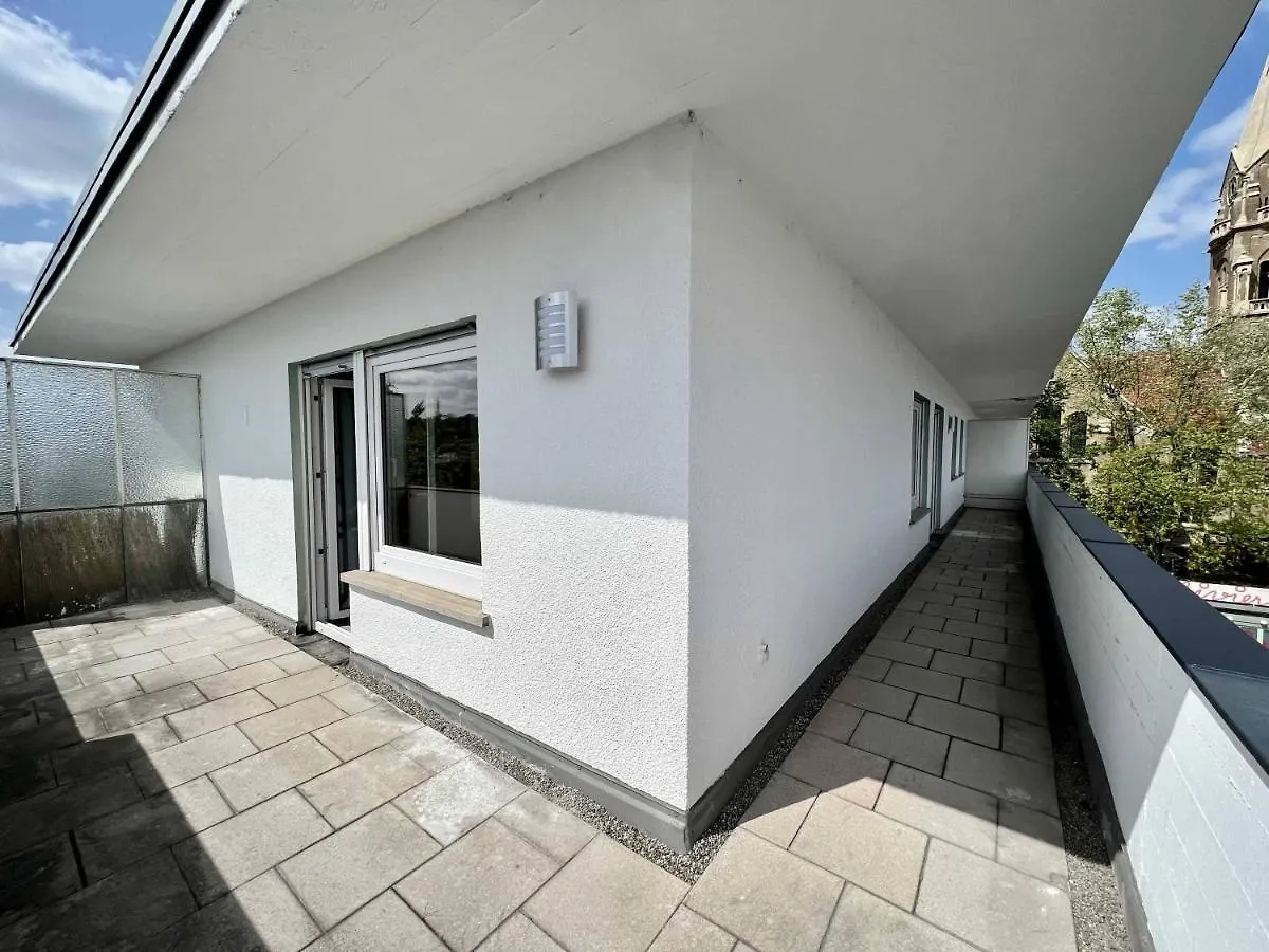 Nujen- Hotel Und Apartment Stuttgart Zuffenhausen 0*,  Németország