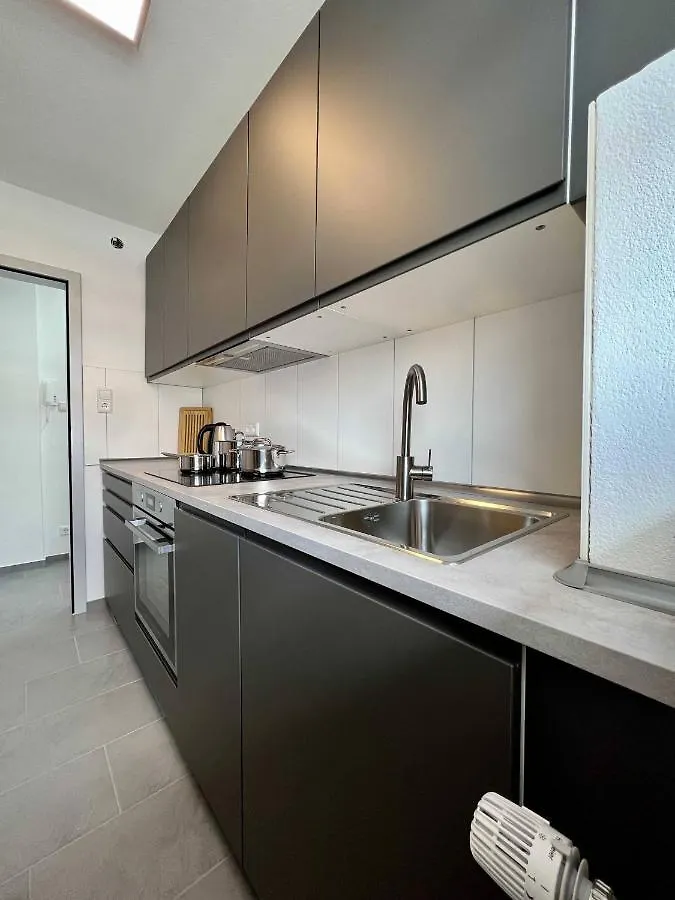 Nujen- Hotel Und Apartment Stuttgart Zuffenhausen 0*,